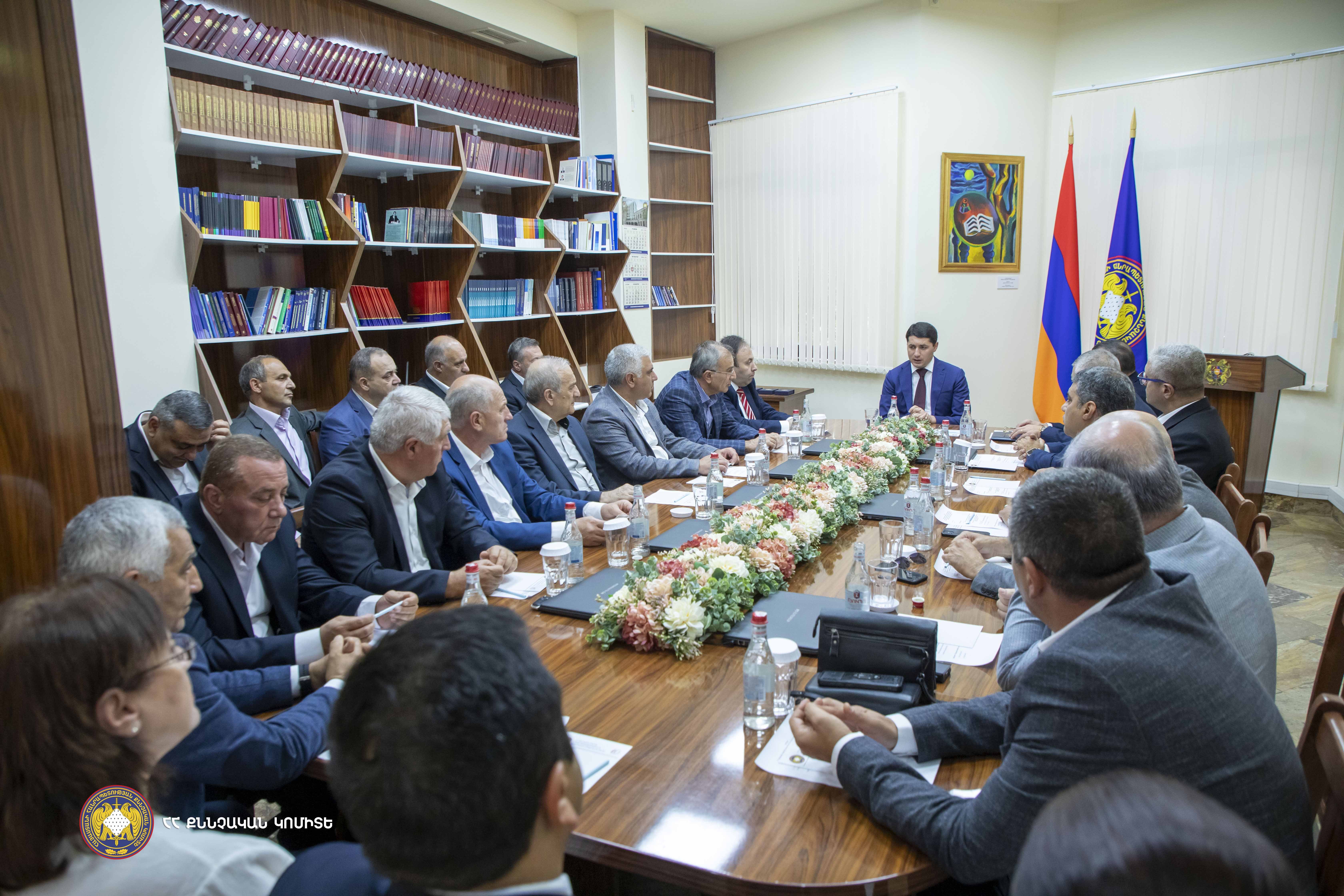 ՀՀ քննչական կոմիտեի 10-ամյակի շրջանակներում ՀՀ ՔԿ նախագահը հանդիպել է համակարգի վետերաններին և պարգևատրել նրանց, ինչպես նաև հիմնադրվել է ՀՀ ՔԿ պատմության թանգարան (լուսանկարներ)